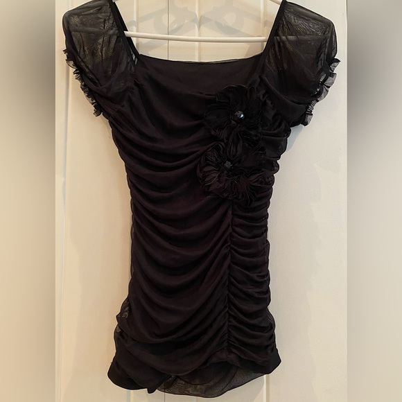 Ruched top with fabric flowers - Picture 1 of 3